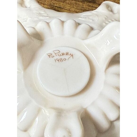 Vintage Fenton Beige & Brown Flowers Footed and Ruffled 8" - Picture 5 of 5